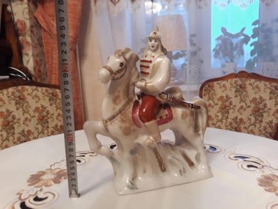Лот: 11281635. Фото: 1. Статуэтка. Красноармеец на коне... Фарфор, керамика