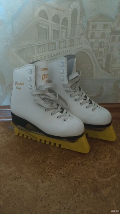 Лот: 18340132. Фото: 1. Фигурные коньки Graf Davos Gold... Коньки