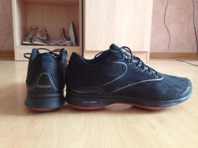 Лот: 3047309. Фото: 1. Кроссовки Reebok Easytone (возможен... Кеды, кроссовки, слипоны