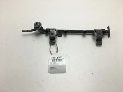 Лот: 20389474. Фото: 1. Рейка топливная Mazda Familia... Топливная система