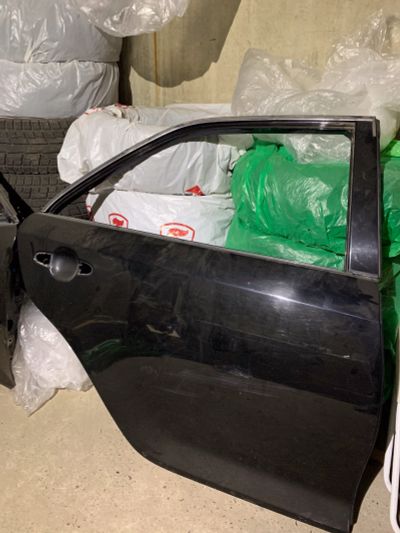 Лот: 14533379. Фото: 1. Правая задняя дверь Toyota Camry... Кузов