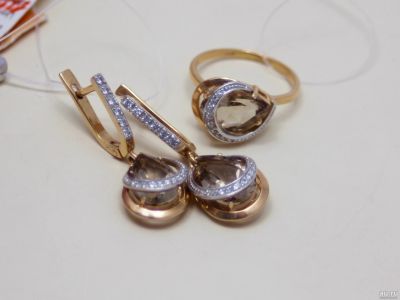 Лот: 12255346. Фото: 1. КОМПЛЕКТ: ЗОЛОТЫЕ СЕРЬГИ И КОЛЬЦО... Комплекты изделий