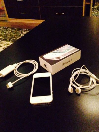 Лот: 4315696. Фото: 1. iPhone 4 32Gb полный комплект. Смартфоны