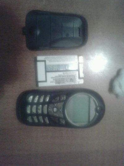 Лот: 11186016. Фото: 1. Раритертная motorola c115 работает. Кнопочные мобильные телефоны