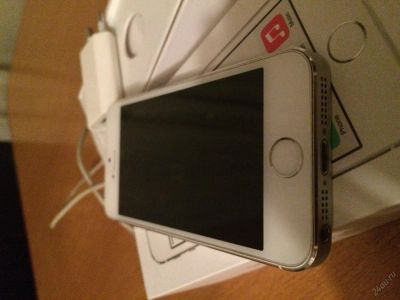 Лот: 5906097. Фото: 1. Продам iPhone 5s 16gb silver РСТ. Смартфоны