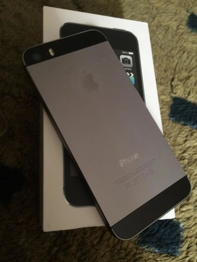 Лот: 9350803. Фото: 1. iPhone 5s 64gb в хорошем состояний... Смартфоны
