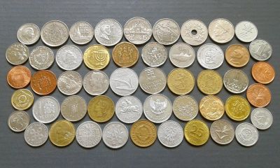 Лот: 14703861. Фото: 1. 50 иностранных монет - одним лотом... Наборы монет