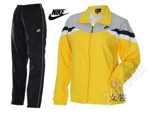 Лот: 2187363. Фото: 1. Спортивный костюм женский nike. Костюмы