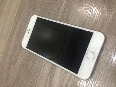 Лот: 10005384. Фото: 1. iPhone 6 silver 64 гига. Смартфоны