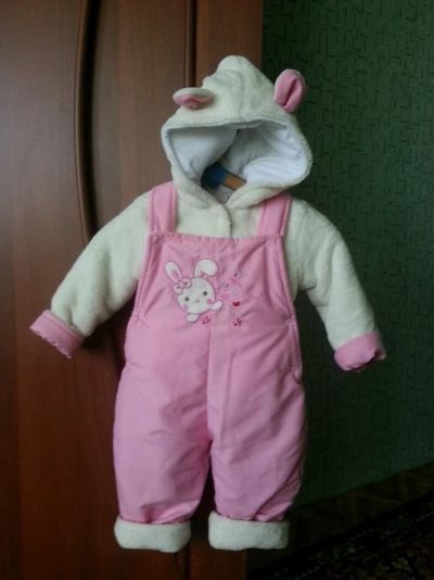 Лот: 7434814. Фото: 1. Комбинезон на девочку. Костюмы, пиджаки, комбинезоны