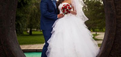 Лот: 10498378. Фото: 1. свадебное платье 42-44. Свадебные платья