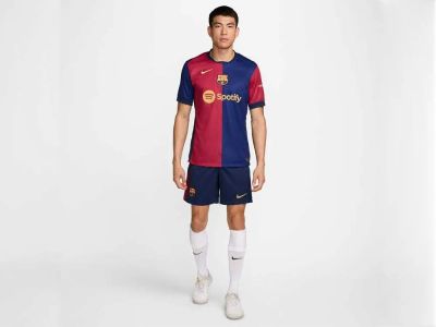 Лот: 25338185. Фото: 1. Футбольная форма Nike FC Barcelona. Форма