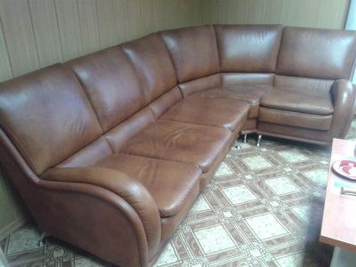 Лот: 3502643. Фото: 1. Кожаный диван и кресло. Кресла, пуфы