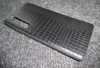 Лот: 13657458. Фото: 1. Чехол Huawei P30 силиконовый имитация... Чехлы, бамперы