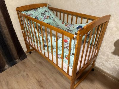 Лот: 25768635. Фото: 1. Кроватка. Детские кровати и кроватки