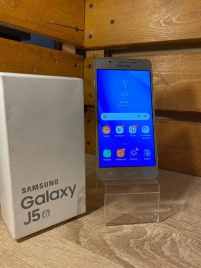 Лот: 18291443. Фото: 1. Смартфон Samsung Galaxy J5 (2016... Смартфоны