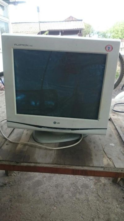 Лот: 7631331. Фото: 1. Монитор LG. ЭЛТ-мониторы