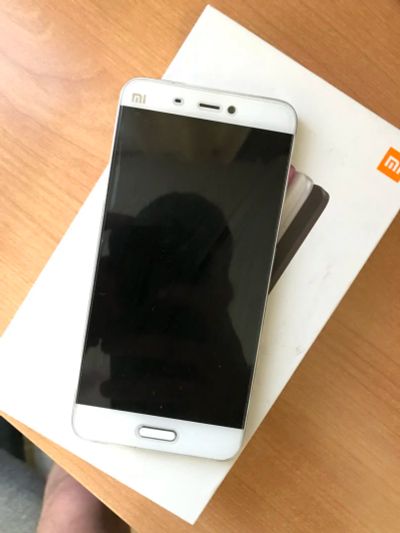 Лот: 11339676. Фото: 1. Xiaomi mi5 в отличном состоянии. Смартфоны