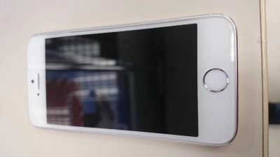 Лот: 4920054. Фото: 1. Apple iPhone 5s 16 white. Смартфоны