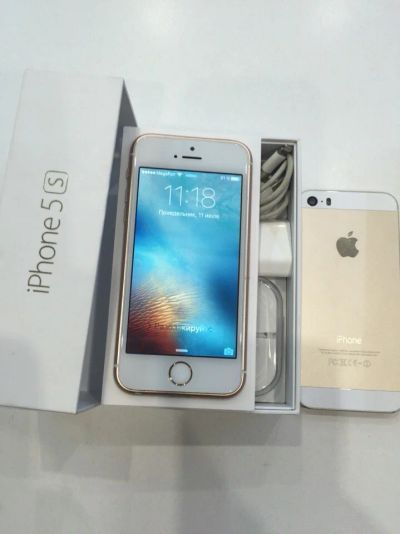 Лот: 7830423. Фото: 1. iPhone 5s 16 GB Gold в корпусе... Смартфоны