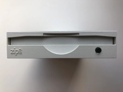 Лот: 25376625. Фото: 1. ZIP-дисковод Nec FZ110A Ретро. Приводы CD, DVD, BR, FDD