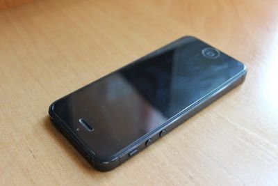 Лот: 9842506. Фото: 1. iPhone 5 16Gb Black. Смартфоны