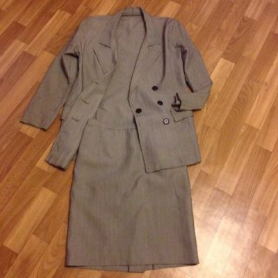 Лот: 7474622. Фото: 1. Продам костюм серый недорого. Костюмы