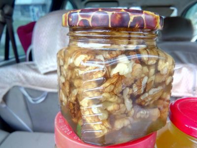 Лот: 8037244. Фото: 1. Грецкий орех в мёде (вкусный подарок... Мёд, продукты пчеловодства