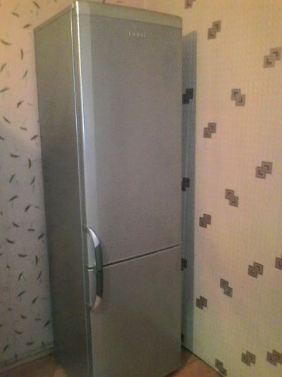 Лот: 9038289. Фото: 1. Серебристый холодильник. Холодильники, морозильные камеры