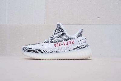 Лот: 11618465. Фото: 1. Кроссовки Adidas Yeezy 350 V2... Кеды, кроссовки, слипоны