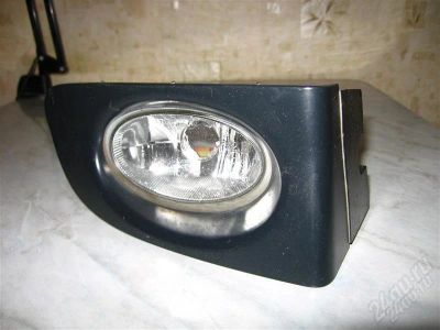 Лот: 1992012. Фото: 1. Фара противотуманная Honda FIT... Оптика и освещение