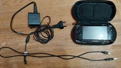 Лот: 14799937. Фото: 1. Sony PSP 3008 прошитая + карта... Игровые приставки, консоли