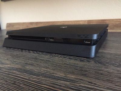 Лот: 11053224. Фото: 1. Sony Playstation 4 Slim + 4 игры... Игровые приставки, консоли