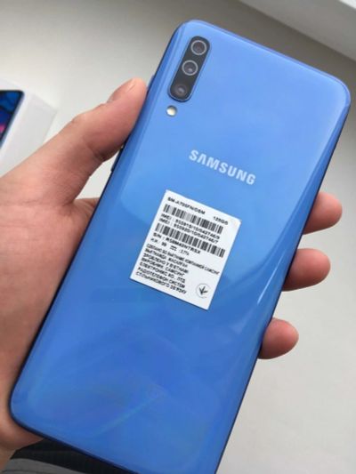Лот: 15397260. Фото: 1. Samsung Galaxy A70 128GB. Смартфоны