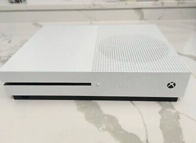 Лот: 17167702. Фото: 1. Xbox one s 500gb. Игровые приставки, консоли