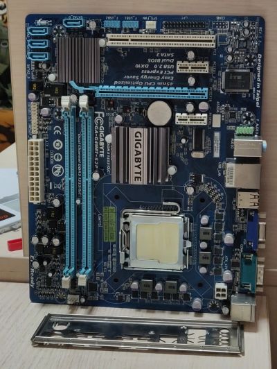 Лот: 20261958. Фото: 1. Мат. плата Gigabyte GA-G41MT-S2P... Материнские платы