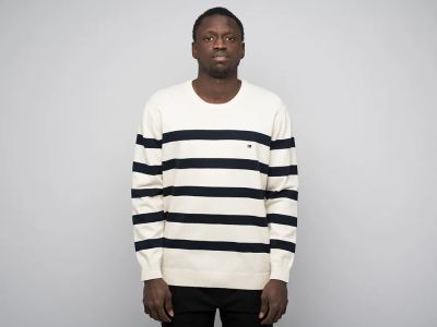 Лот: 21424139. Фото: 1. Свитшот Tommy Hilfiger. Свитеры, толстовки, худи