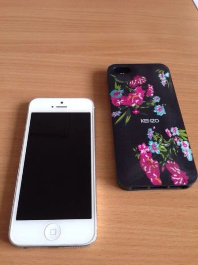 Лот: 5255844. Фото: 1. Iphone 5 16 gb silver. Смартфоны