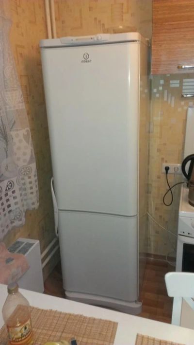 Лот: 3800907. Фото: 1. Холодильник indesit c138g.016. Холодильники, морозильные камеры