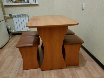 Лот: 11117530. Фото: 1. Стол кухонный, со стульями, обеденная... Столы, стулья, обеденные группы