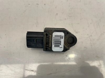 Лот: 21702793. Фото: 1. датчик airbag Toyota Corolla ZZE121L. Двигатель и элементы двигателя