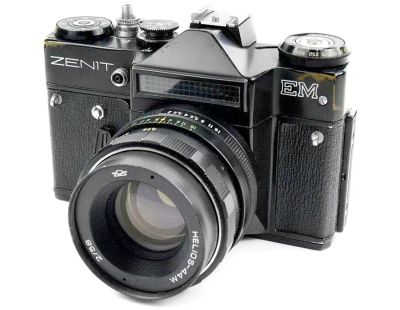 Лот: 19626159. Фото: 1. Фотоаппарат Zenit EM (Зенит-ЕМ... Плёночные зеркальные