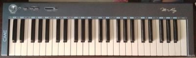 Лот: 13786851. Фото: 1. MIDI-клавиатура 49 клавиш CME... MIDI-оборудование
