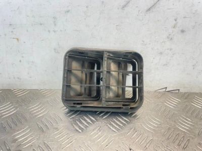 Лот: 25026244. Фото: 1. решетка вентиляционная Nissan... Двигатель и элементы двигателя