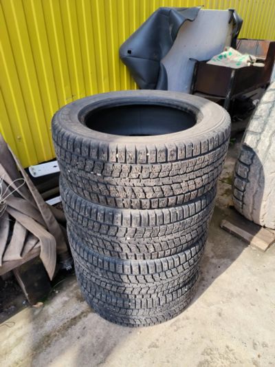Лот: 20818469. Фото: 1. Dunlop Winter Ice 215/55 R16. Шины