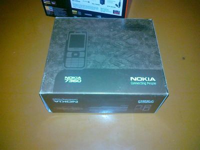 Лот: 3677418. Фото: 1. Коробка с гарнитурой от Nokia... Кнопочные мобильные телефоны