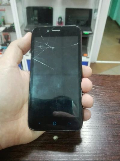 Лот: 10190426. Фото: 1. Смартфон ZTE Blade l4 (10149). Смартфоны