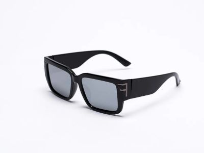 Лот: 19469685. Фото: 1. Очки Fendi. Очки солнцезащитные