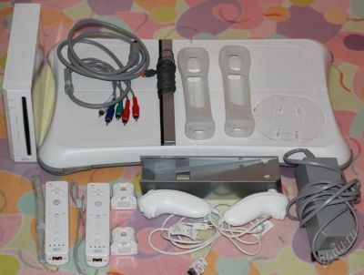 Лот: 2107076. Фото: 1. Nintendo wii + Balance Board... Игровые приставки, консоли