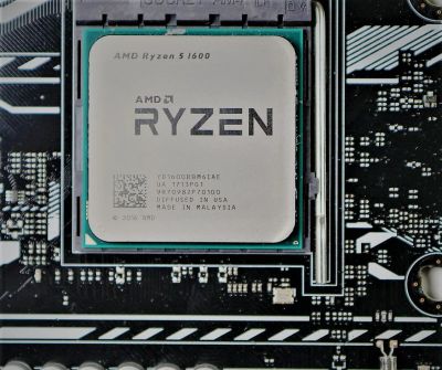 Лот: 13424794. Фото: 1. AMD Ryzen 5 1600. Процессоры